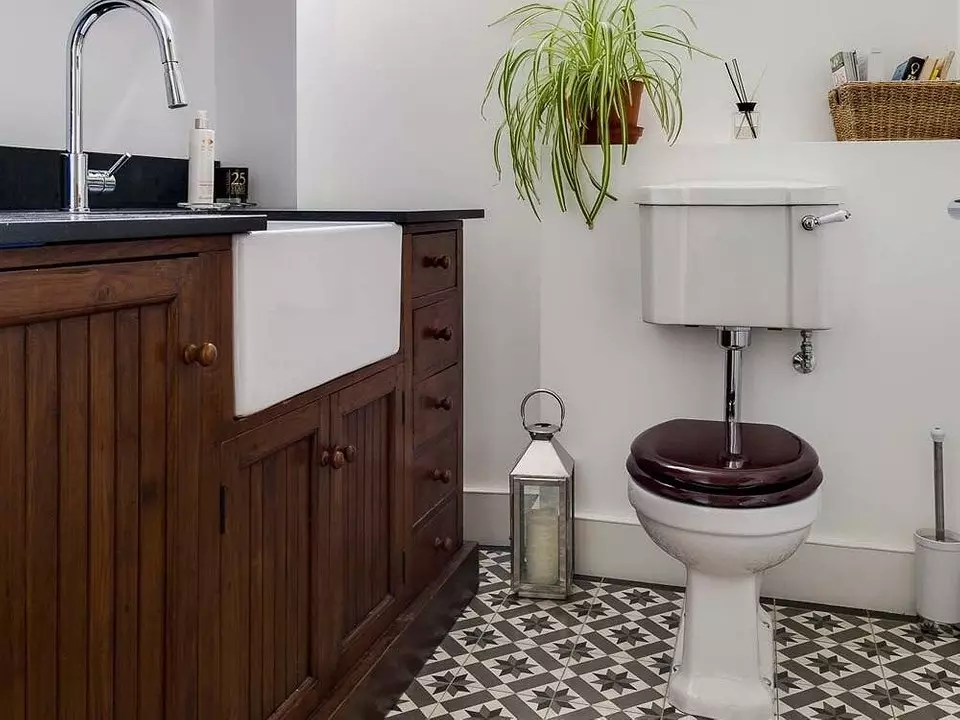 Het toilet installeren met uw eigen handen: Handige instructies voor verschillende modellen 7045_11