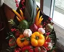ما یک گلدان ارزان قیمت را در 1 سپتامبر انجام می دهیم: از رنگ های کشور، میوه ها و سبزیجات 7270_21
