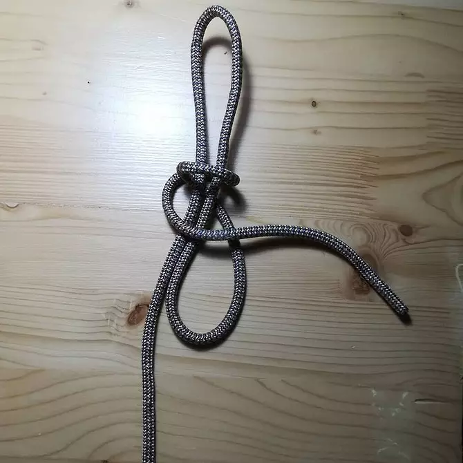 Hur man hänger en hängmatta på stugan: Välja en plats och metoder för fastsättning 7315_23