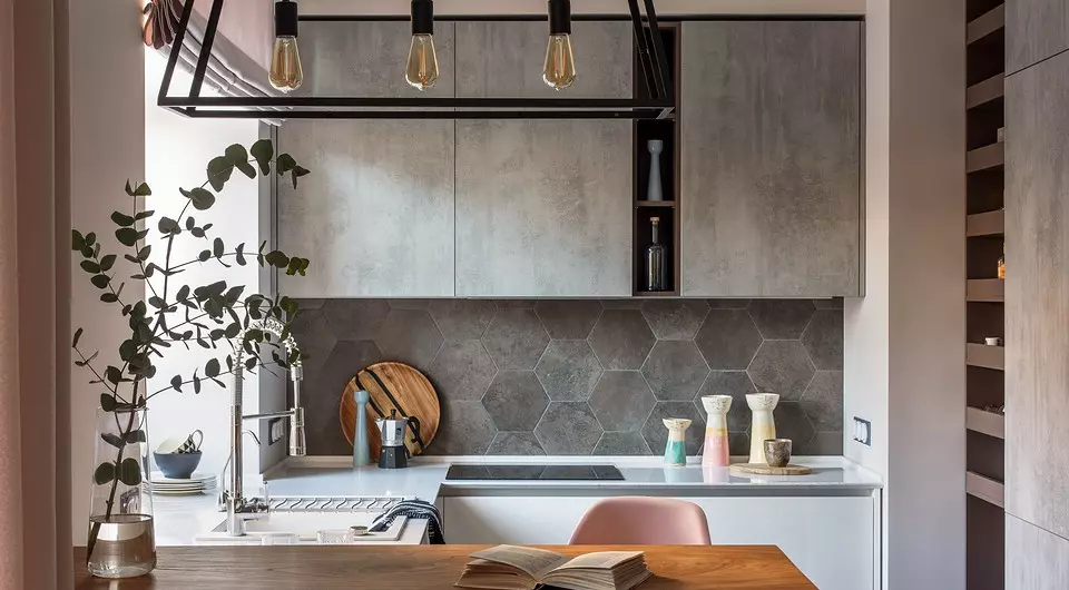 ذخیره سازی در یک حمام کوچک، بودجه برای آشپزخانه و کثیف ترین مکان ها در آپارتمان پیدا می کند: 10 از بهترین مقالات جولای