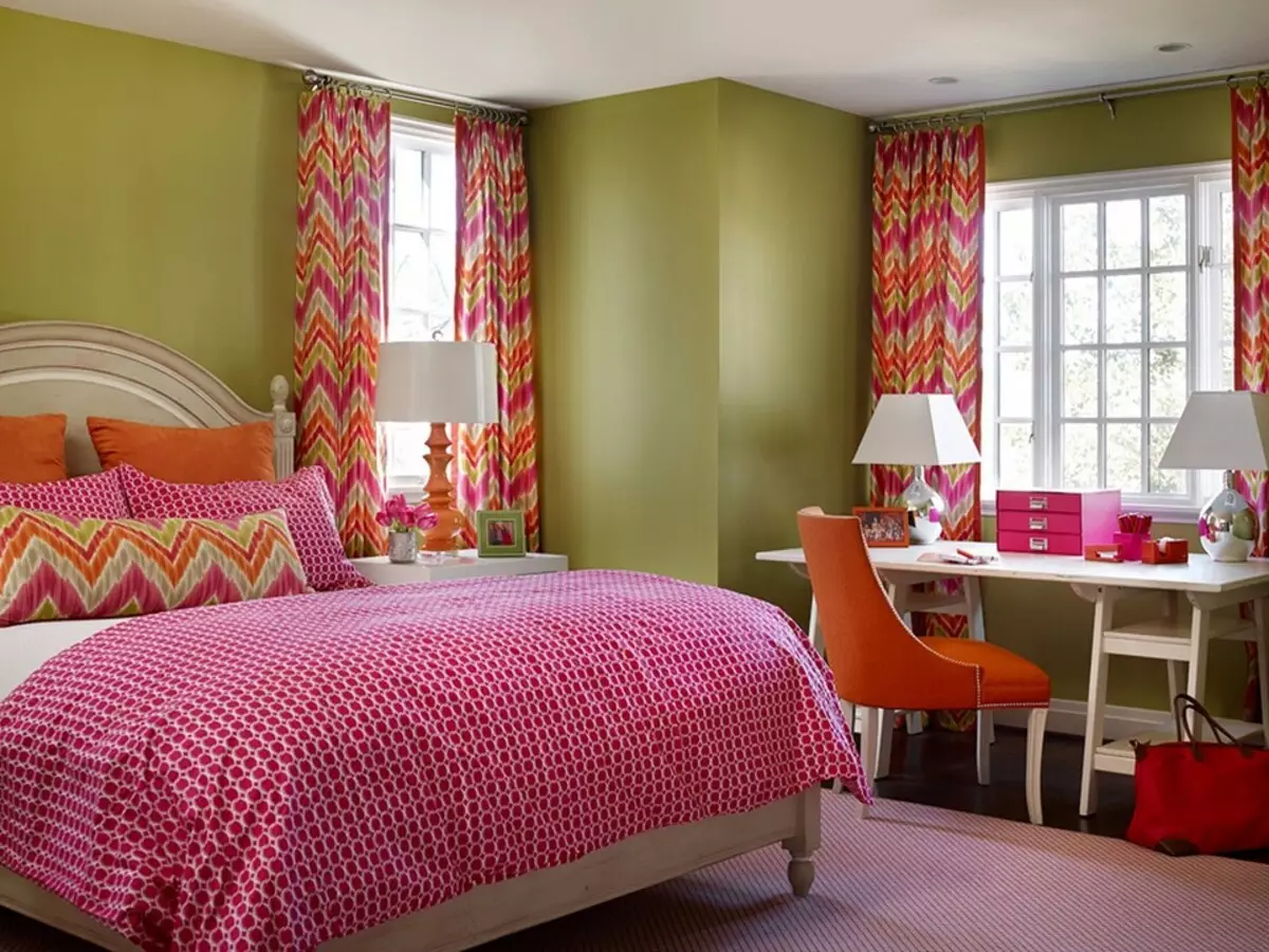 침실을 선택할 벽지의 어떤 색이 아늑하고 아름답게 만듭니다. 7454_5