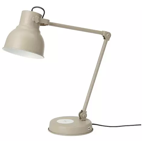 Lampu Tabel kanthi nirkabel ngisi daya lan USB Port Ikea