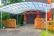 Tạo một tán cây polycarbonate gắn vào nhà