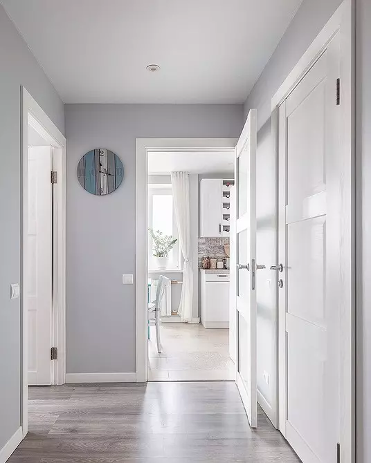 Vita dörrar i det inre av lägenheten (45 bilder) 7540_70