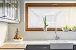 7 ლამაზი სამუშაო ადგილები ფანჯარაში სამზარეულოში