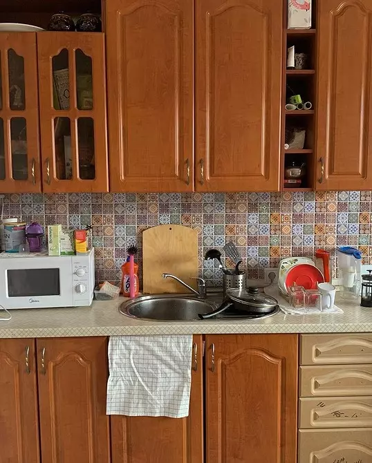 Før og etter: 8 kjøkkenhoder som har blitt oppdatert med egne hender. 7632_49