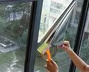 Πώς να αφαιρέσετε μια προστατευτική μεμβράνη από πλαστικά παράθυρα και να μην τους χαλάσει: 8 τρόποι 7754_18