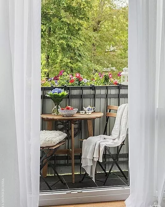 10 maniere om 'n ontspannende atmosfeer op die balkon, terras of in 'n land gazebo te skep 7845_27