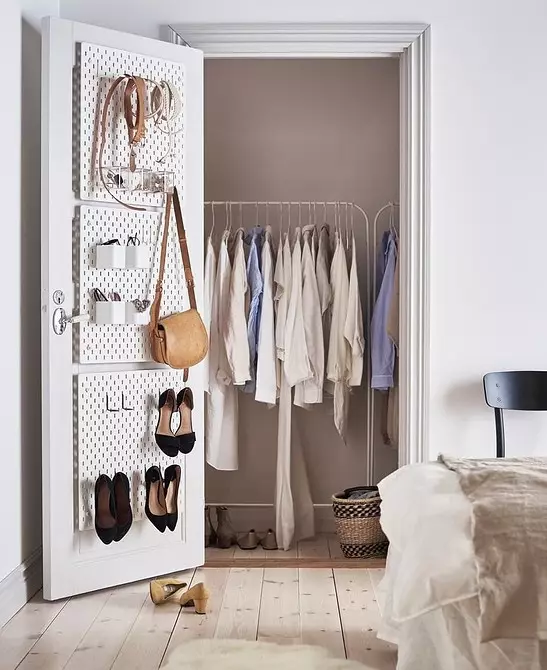 Como organizar o almacenamento nunha pequena sala: 8 ideas interesantes 8005_23