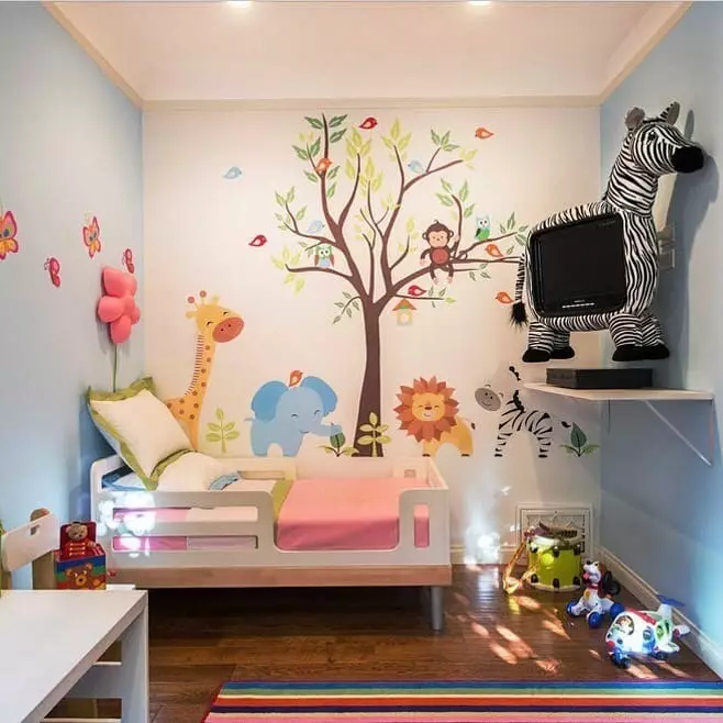 Maleri af væggene i børnenes værelse: de oprindelige ideer, der kan implementeres af 8013_7