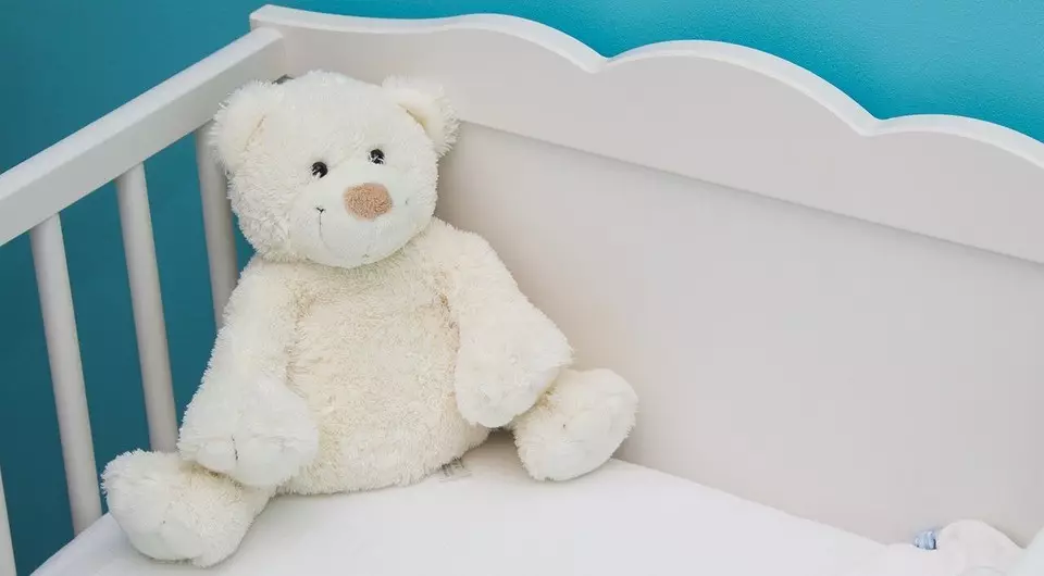 नवजात मुलासाठी बाळ बेड कसे निवडावे: सर्वोत्तम मॉडेलचे पुनरावलोकन आणि रेटिंग 8025_10