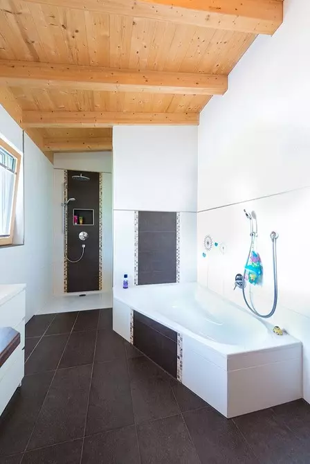 Plafond dans la salle de bain: comment faire le bien 8045_30