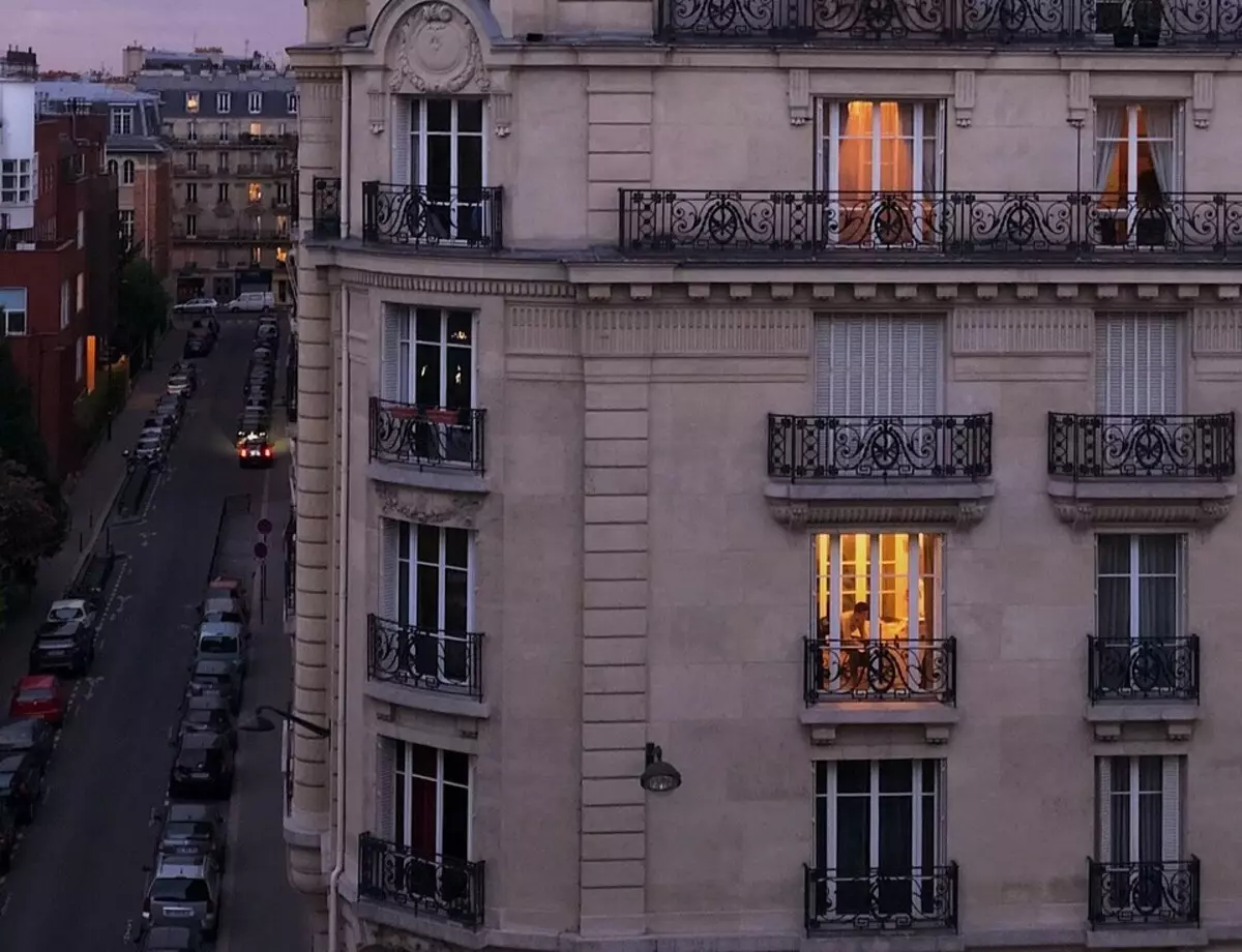 Fransız Balkon: Nedir ve nasıl donatılır 8057_11