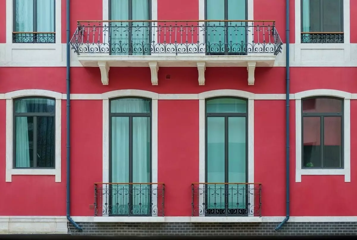 Francouzský balkon: Co to je a jak ho vybavit 8057_15