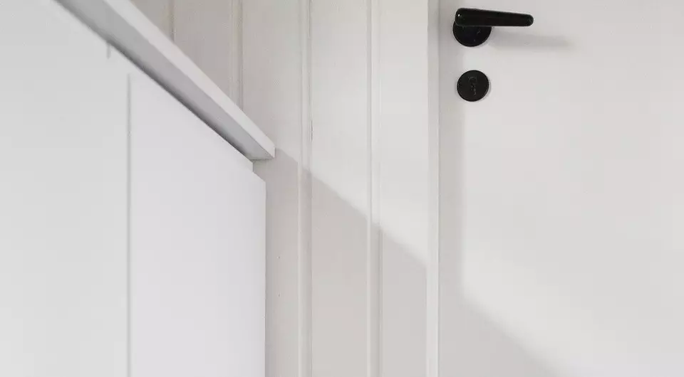 Jakie drzwi do umieszczania w łazience: gatunki, materiały i standardowe rozmiary 8172_19