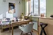 Kuinka koristella sisustusta kirkkaan huonekalujen verhoilun kanssa: 8 ideoita