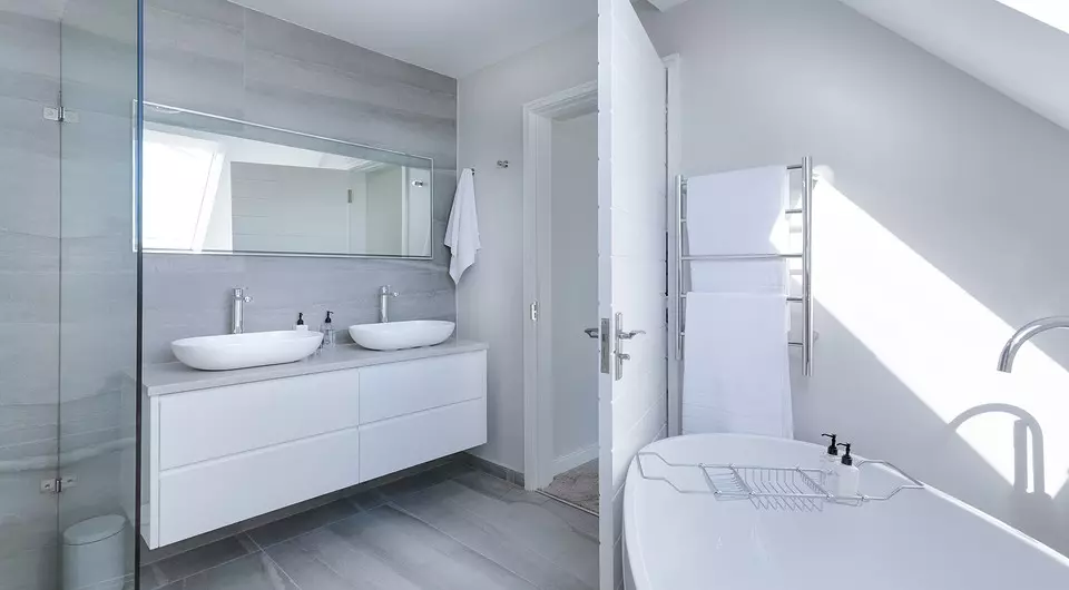 Casa de banho em estilo moderno: 10 tendências relevantes