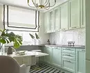 چگونه برای ایجاد یک طراحی آشپزخانه روشن از رنگ فیروزه ای و جلوگیری از خطاها؟ 8228_111