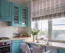 چگونه برای ایجاد یک طراحی آشپزخانه روشن از رنگ فیروزه ای و جلوگیری از خطاها؟ 8228_114