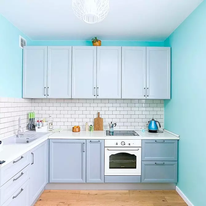 چگونه برای ایجاد یک طراحی آشپزخانه روشن از رنگ فیروزه ای و جلوگیری از خطاها؟ 8228_35