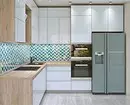 چگونه برای ایجاد یک طراحی آشپزخانه روشن از رنگ فیروزه ای و جلوگیری از خطاها؟ 8228_85