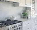 Cocina brillante en estilo clásico: cómo crear un interior que no complique. 8253_107