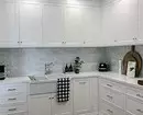 Cocina brillante en estilo clásico: cómo crear un interior que no complique. 8253_108