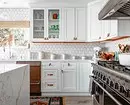 Ryški virtuvė klasikiniu stiliumi: kaip sukurti interjerą, kuris nekliudo 8253_158