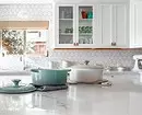 Cocina brillante en estilo clásico: cómo crear un interior que no complique. 8253_159