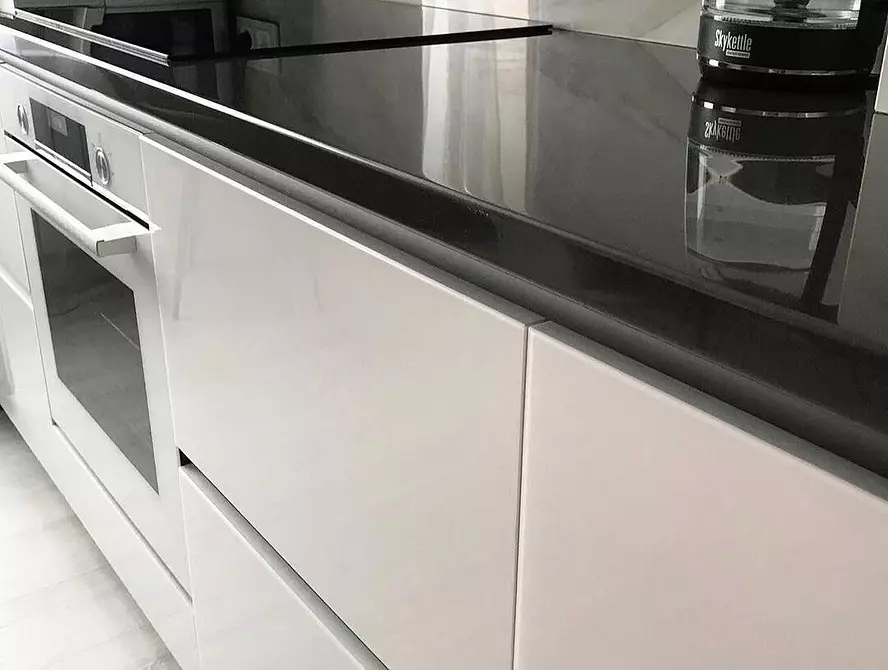 Mustavalkoinen keittiön muotoilu: 80 kontrastia ja erittäin tyylikkäitä ideoita 8339_105