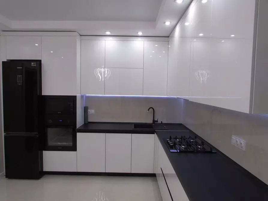 سیاہ اور سفید باورچی خانے کے ڈیزائن: 80 متضاد اور بہت سجیلا خیالات 8339_123