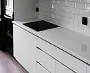 काळा आणि पांढरा स्वयंपाकघर डिझाइन: 80 विरोधाभास आणि अतिशय स्टाइलिश कल्पना 8339_20
