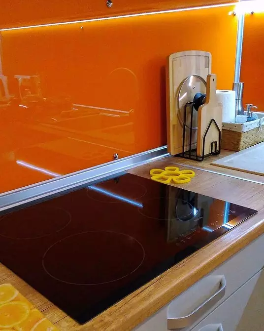 Cociña laranxa no interior: desmontamos os pros, contras e combinacións de cores exitosas 8372_108