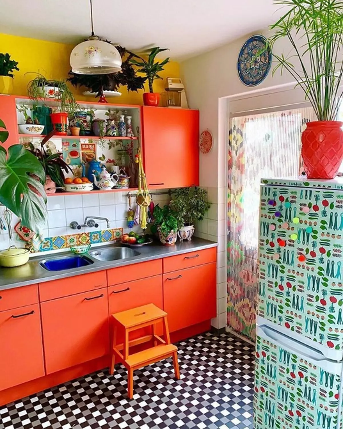 Cociña laranxa no interior: desmontamos os pros, contras e combinacións de cores exitosas 8372_31