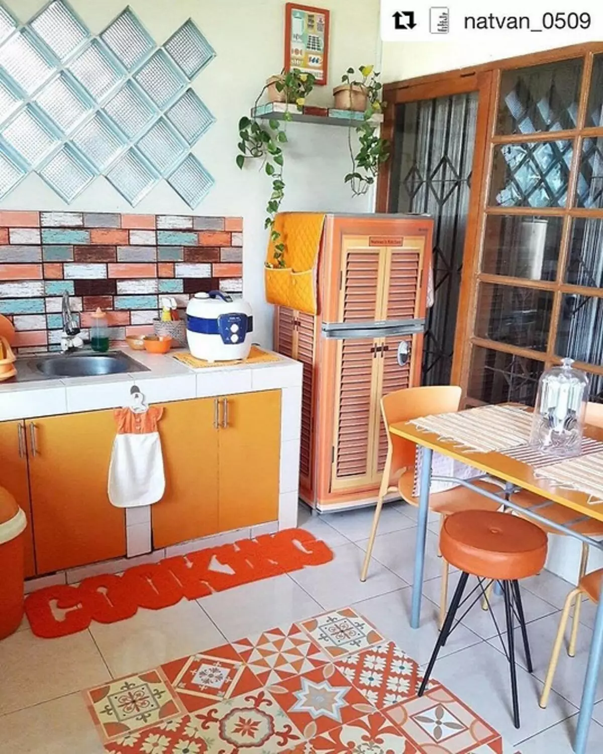 Orange Küche im Innenraum: Wir zerlegen die Vor-, Nachteile und die erfolgreichen Farbkombinationen 8372_32