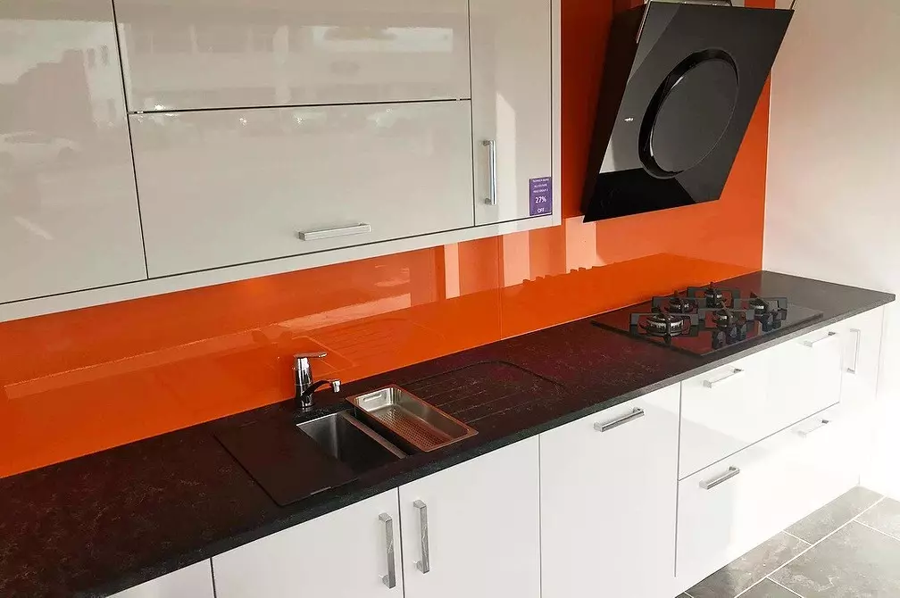 Cociña laranxa no interior: desmontamos os pros, contras e combinacións de cores exitosas 8372_81
