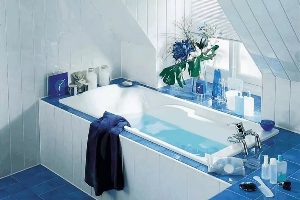Ką galima atskirti vonios kambarys, išskyrus plyteles: 9 praktinės ir gražios medžiagos 8386_16