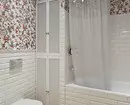 Čo možno oddeliť kúpeľňou, okrem dlaždíc: 9 praktických a krásnych materiálov 8386_43