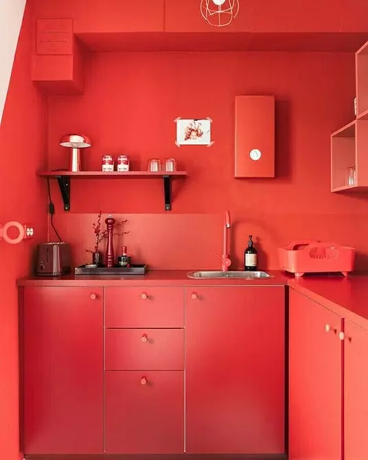 Red Kitchen Design: 73 Mga Halimbawa at Interior Design Tips 8392_12