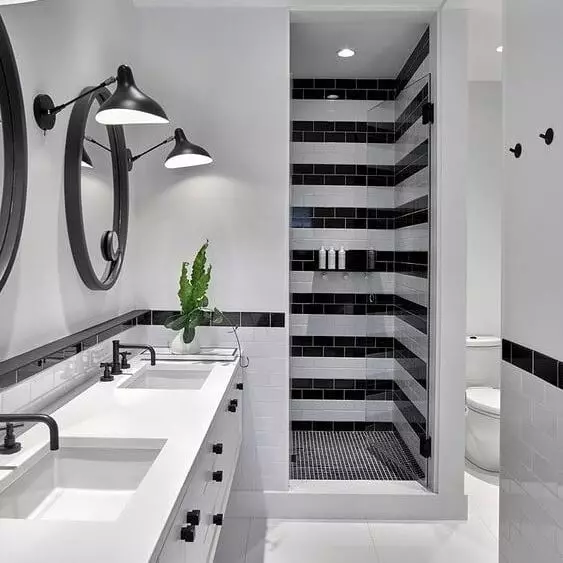 55 Kaunis kylpyhuoneen sisätilat valkoisilla laatoilla 8406_115