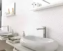 55 красивих інтер'єрів ванною з білою плиткою 8406_26