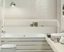 Ак плиткалар белән 55 матур ванна интерьеры 8406_58