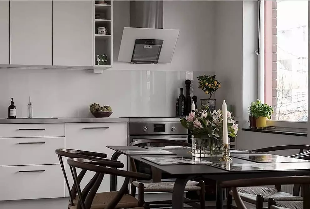 Valitse Esiliina valkoinen keittiö: 5 suosittua vaihtoehtoa ja onnistuneita väriyhdistelmiä 8414_41