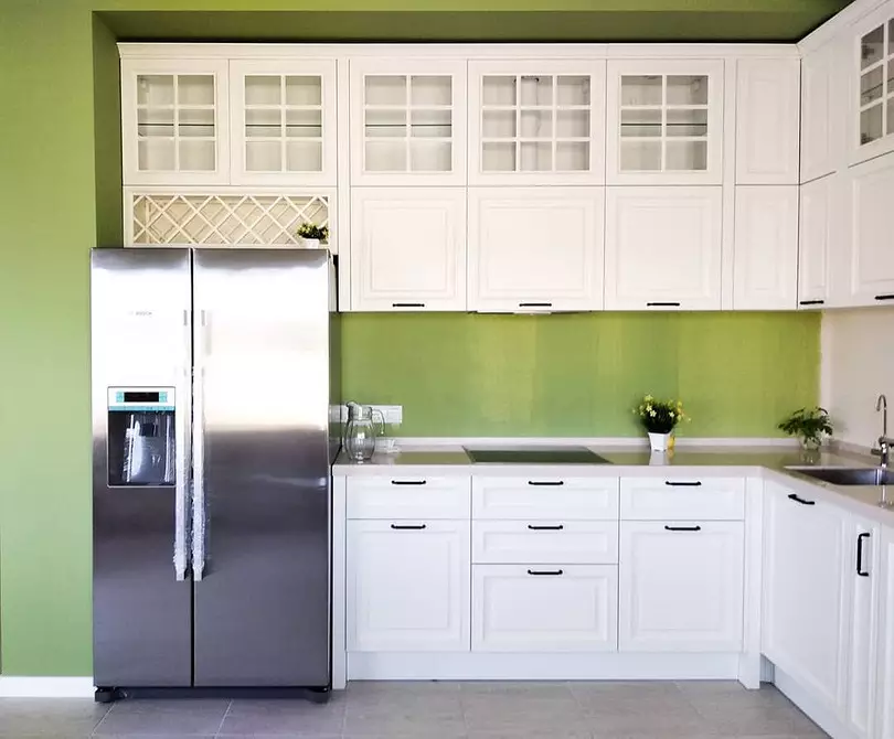 Изберете престилка за бяла кухня: 5 популярни опции и успешни цветови комбинации 8414_71