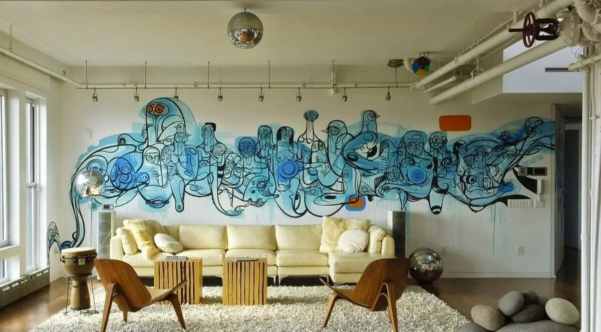 Graffiti in het appartement: hoe ze te gebruiken en jezelf te tekenen