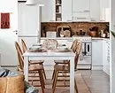 Практична або красива: все про інтер'єр кухні з фасадами «білий глянець» 8490_53