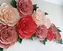 4 једноставна начина да направите папирнате цвеће на зиду 8585_32