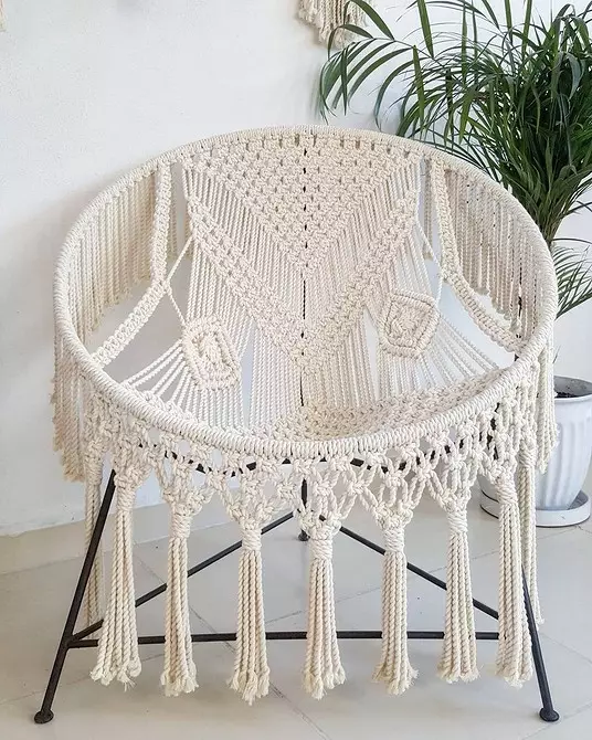 A függönyöktől a bútoroktól: 13 változata Macrame Decor 8603_192