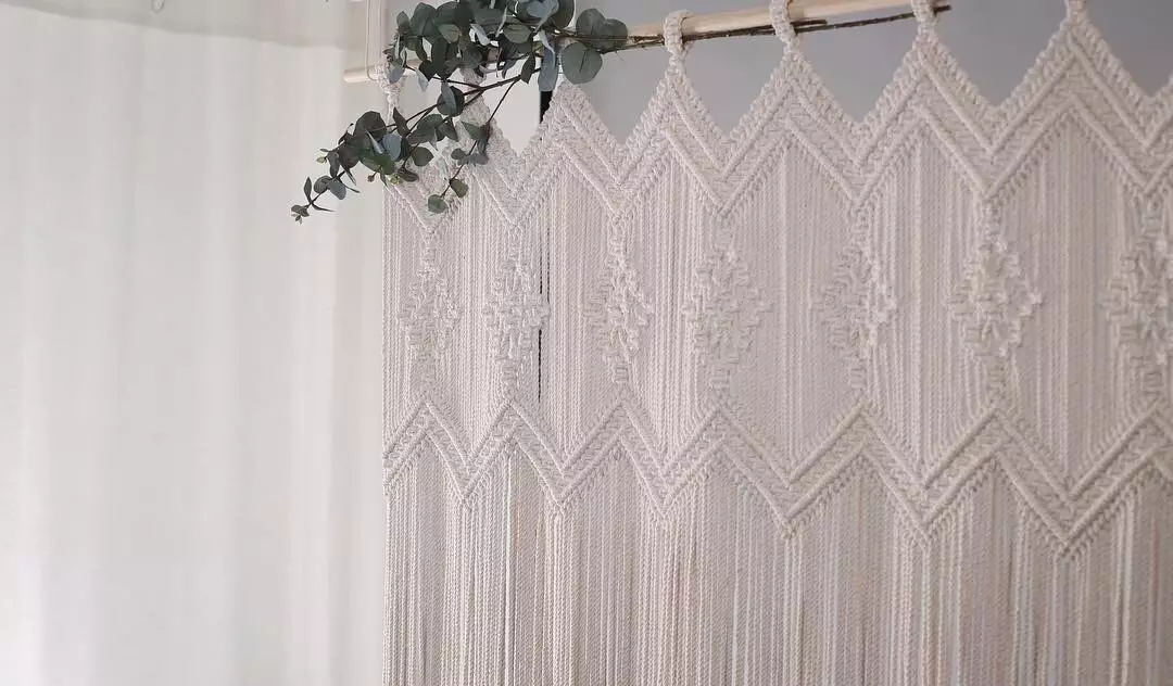 ფარდებიდან ავეჯით: Macrame Decor- ის 13 ვარიანტი 8603_218