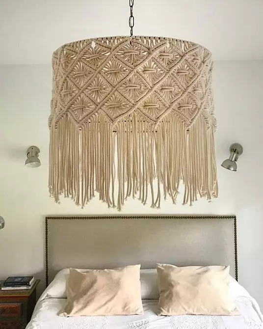 Vu Riddoen op Miwwelen: 13 Variantéiten vu Macrame Decor 8603_23